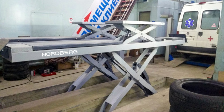 Подъемник ножничный для сход-развала 4,5 т, 380 В, 2 уровня, аварийное опускание, синий N635-4,5B_380_H